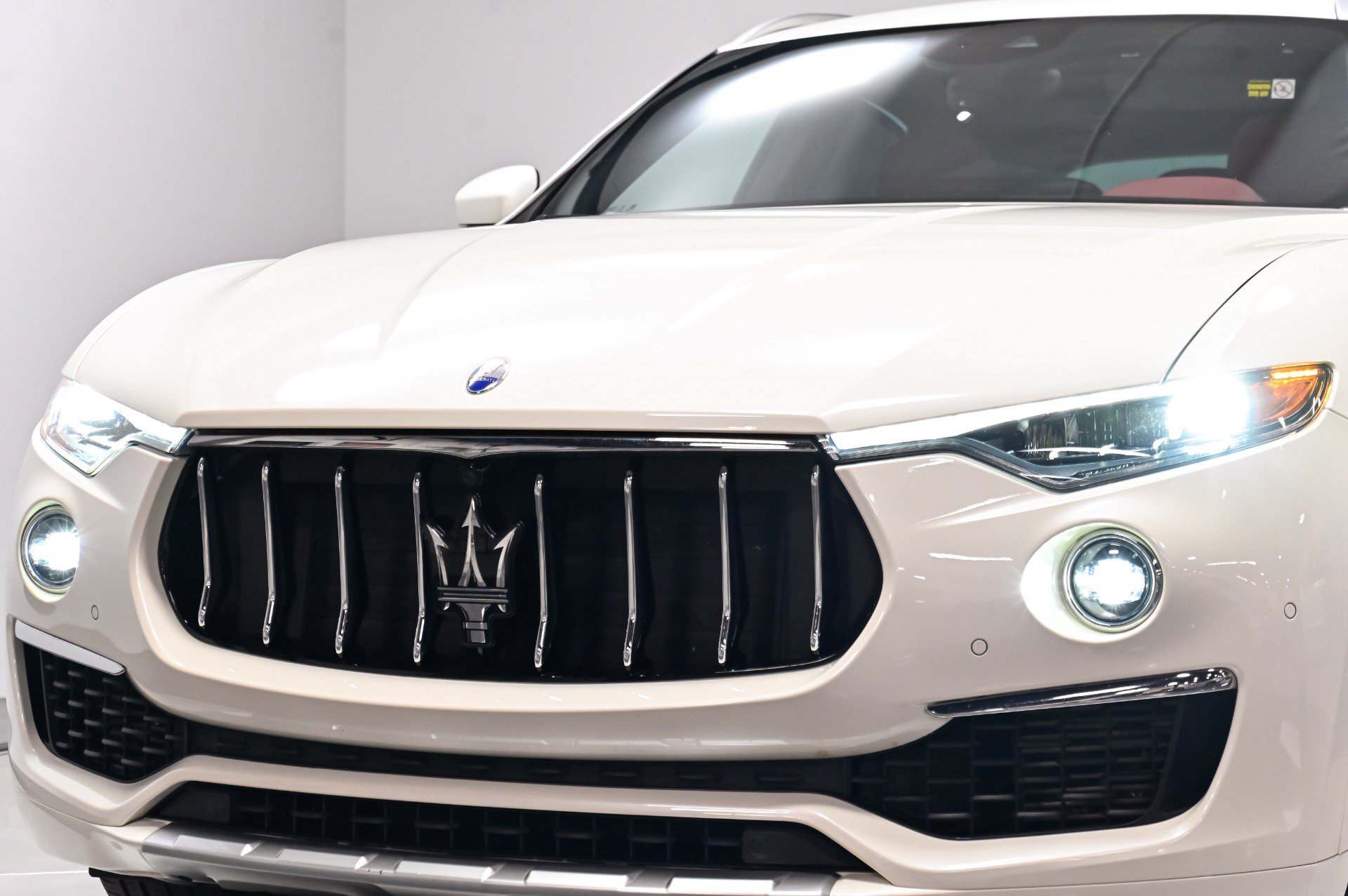 Used 2020 Maserati Levante GranLusso AWD/4WD image 45