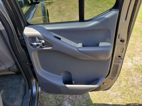 Used 2016 Nissan Frontier SV RWD image 28