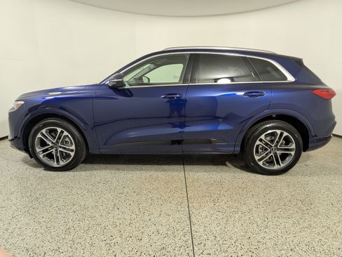 New 2025 Audi Q5 Prestige image 4