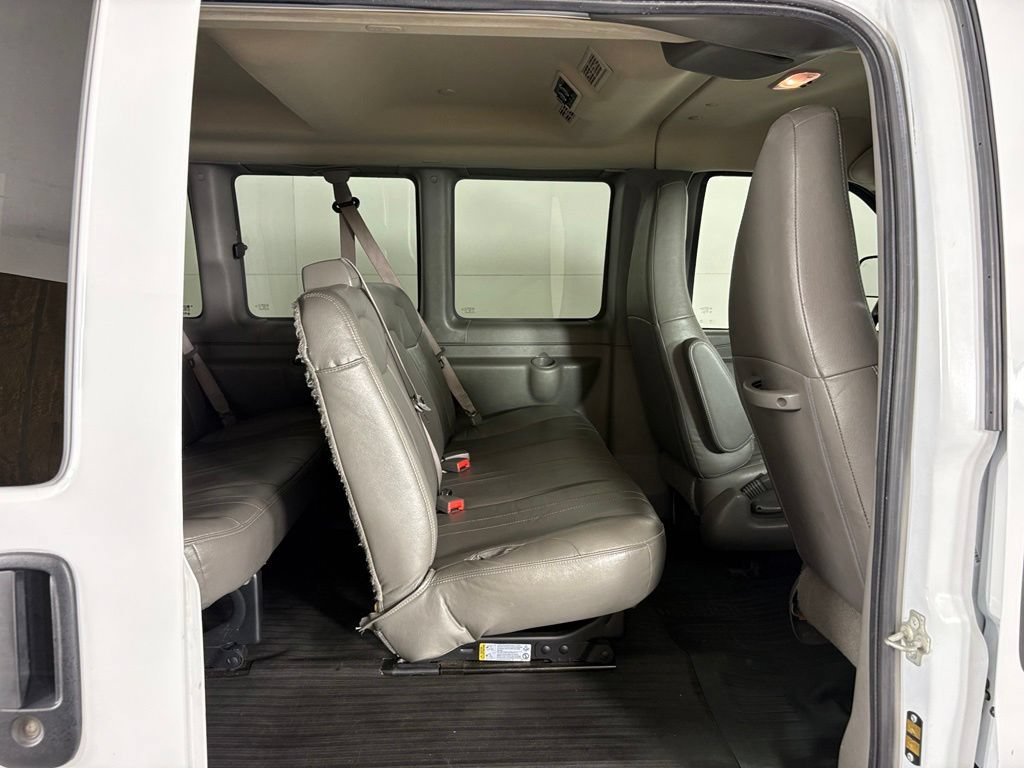 Used 2023 Chevrolet Express 3500 LS RWD image 32