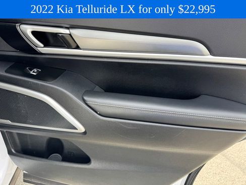 Used 2022 Kia Telluride LX FWD image 12