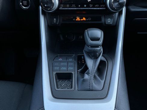 Used 2025 Toyota RAV4 XLE image 23