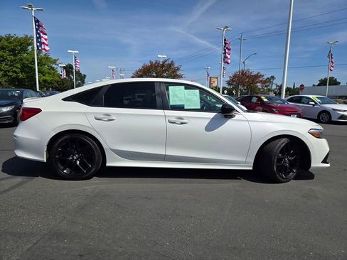 Used 2023 Honda Civic Sport image 3