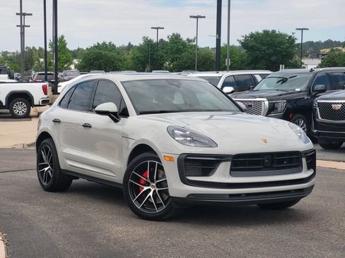 Used 2023 Porsche Macan S AWD/4WD image 2