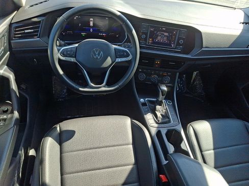 Used 2024 Volkswagen Jetta SE FWD image 11
