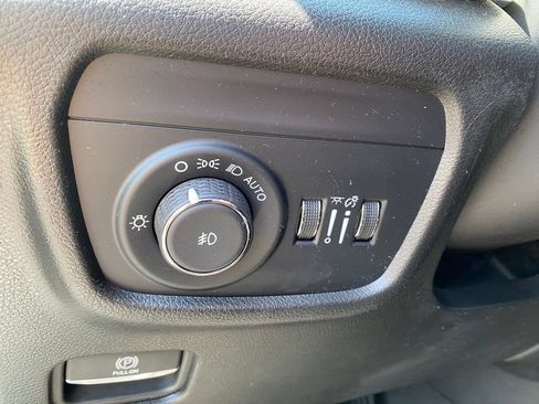 Used 2024 Jeep Grand Cherokee L Limited w/ Luxury Tech Group II AWD/4WD image 16