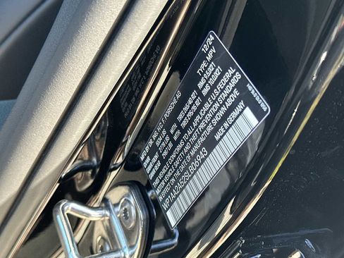 New 2025 Porsche Macan image 27