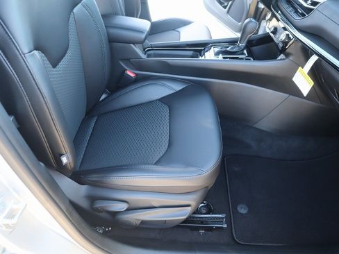 New 2026 Jeep Compass Latitude image 13