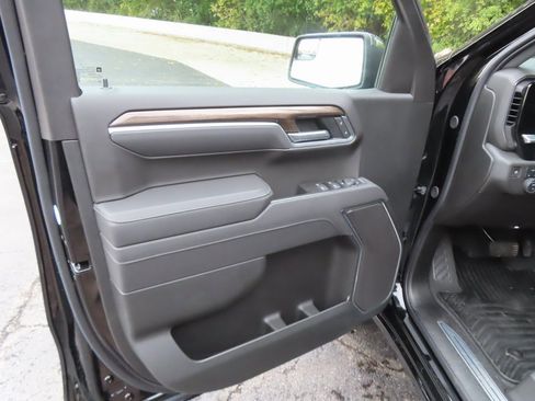 Used 2025 Chevrolet Silverado 1500 LT image 28