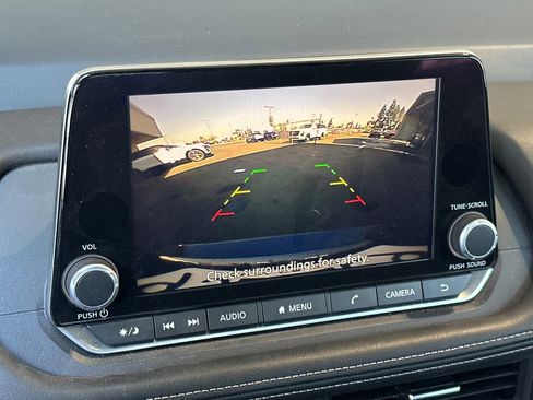 Used 2025 Nissan Rogue SV image 19