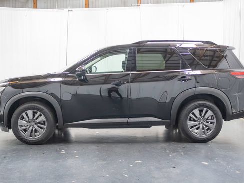 Used 2024 Nissan Pathfinder SV AWD/4WD image 5