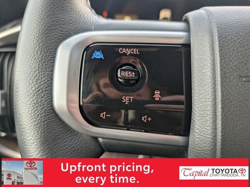 Used 2025 Nissan Armada Platinum image 17