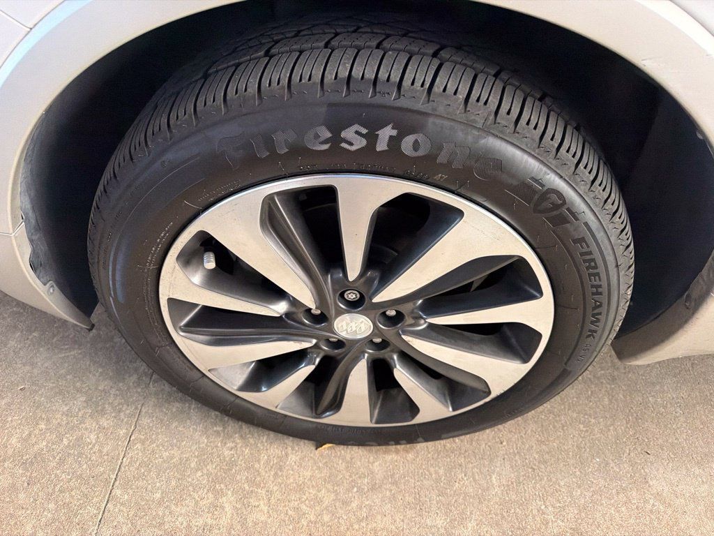 Used 2018 Buick Encore Essence FWD image 7