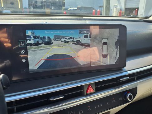 Used 2025 Kia Sorento SX image 6