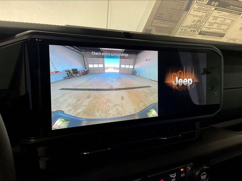 New 2025 Jeep Gladiator Sport image 24