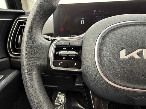 Used 2025 Kia Sorento LX FWD image 18