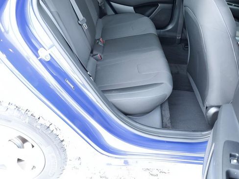 Used 2021 Hyundai Elantra SE image 26