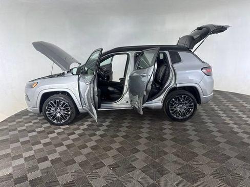 Used 2022 Jeep Compass High Altitude AWD/4WD image 9