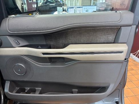 Used 2019 Ford Expedition Limited w/ Equipment Group 302A image 28