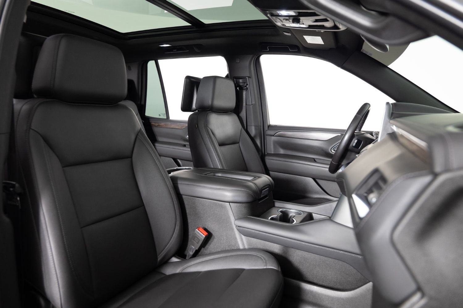 Used 2023 Chevrolet Tahoe Z71 w/ Luxury Package AWD/4WD image 33