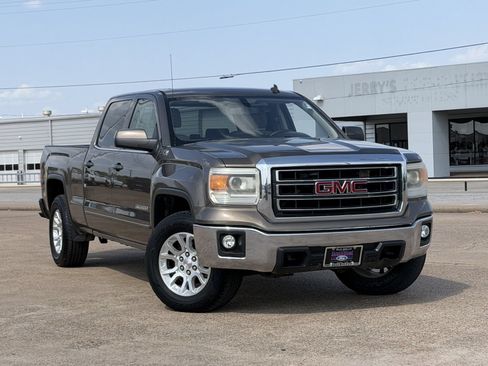 Used 2014 GMC Sierra 1500 SLE w/ SLE Value Package AWD/4WD image 2