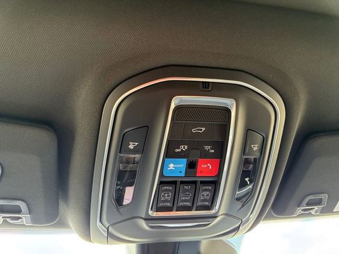 New 2026 Jeep Grand Cherokee L Limited w/ Limited Altitude Package AWD/4WD image 12