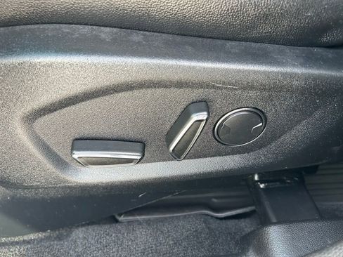 Certified 2017 Ford Explorer XLT w/ Equipment Group 202A image 15