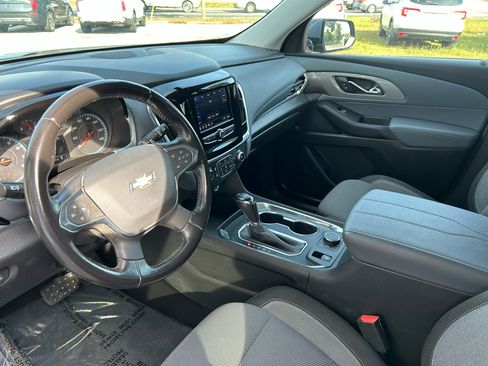 Used 2020 Chevrolet Traverse LT image 22