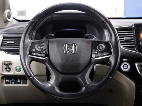 Used 2022 Honda Pilot Touring image 15