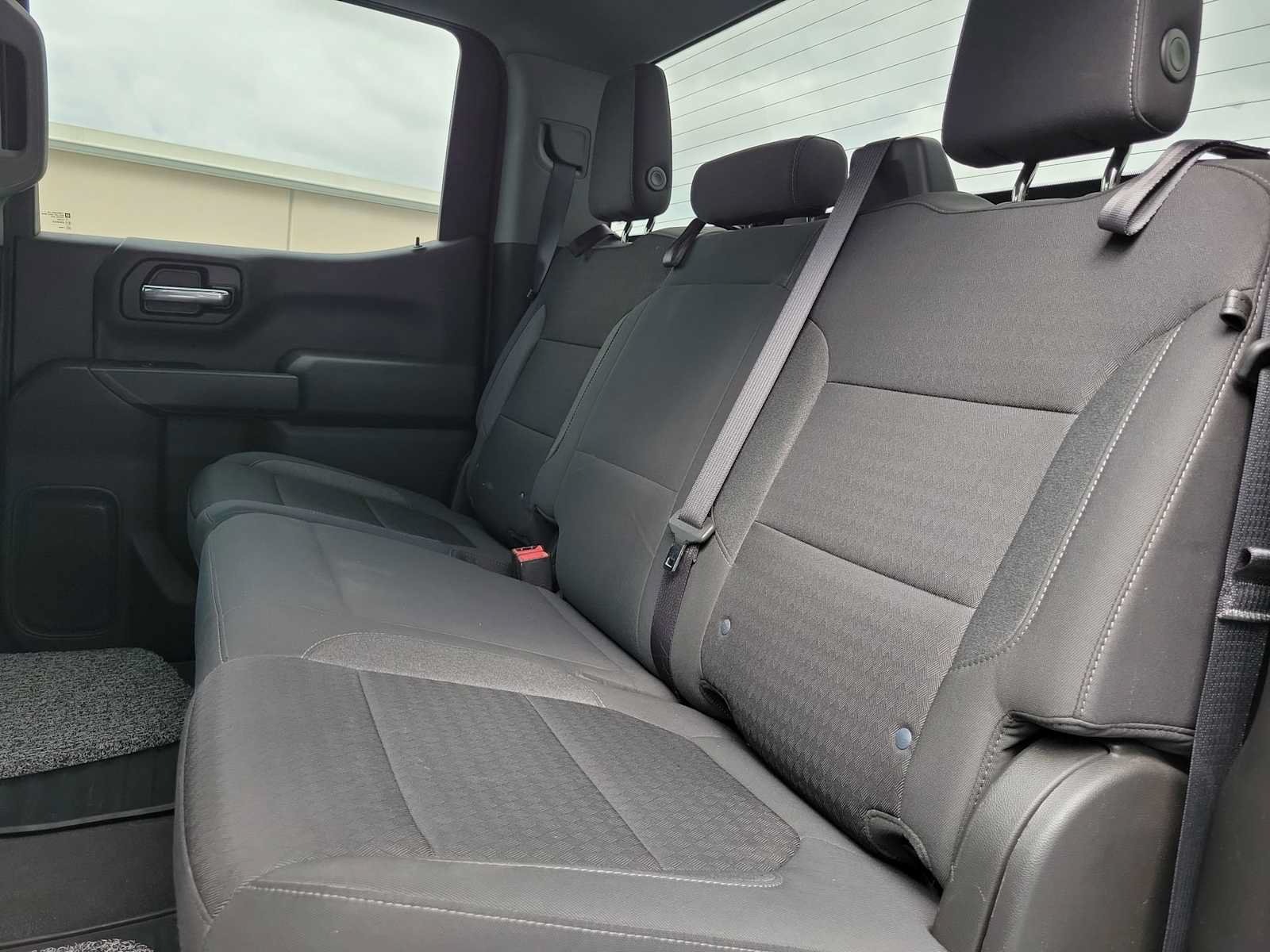 Used 2022 Chevrolet Silverado 1500 LT AWD/4WD image 18