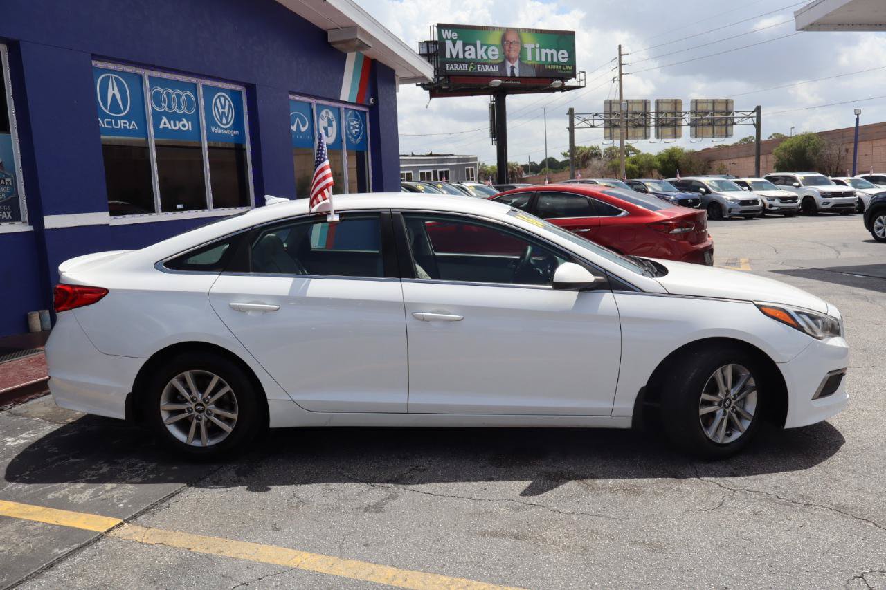 Used 2016 Hyundai Sonata SE FWD image 2