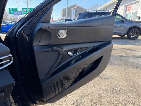 Used 2022 Hyundai Elantra SEL image 12