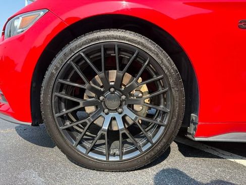 Used 2017 Ford Mustang Coupe RWD image 11