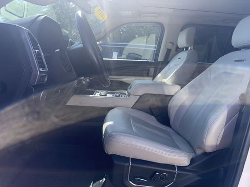 Used 2019 Ford Expedition Max Platinum AWD/4WD image 6
