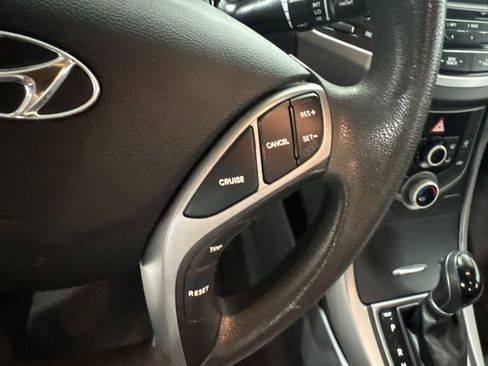 Used 2016 Hyundai Elantra SE FWD image 6