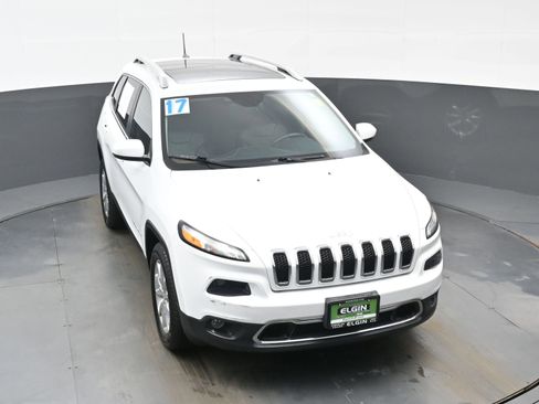 Used 2017 Jeep Cherokee Limited image 42