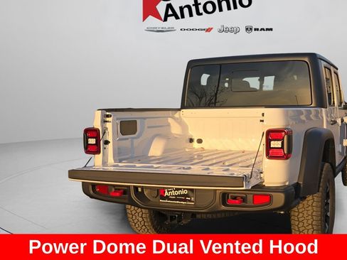 New 2026 Jeep Gladiator Rubicon w/ Steel Power Dome Hood Package AWD/4WD image 8