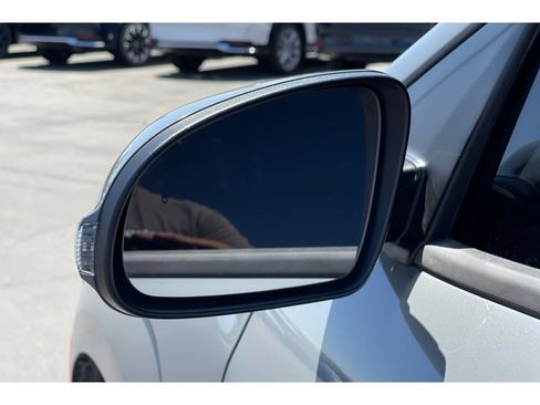 Used 2023 Hyundai Kona Limited FWD image 12