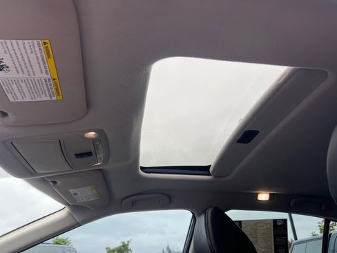 Used 2019 Nissan Maxima 3.5 SV w/ Floor Mat Group FWD image 18