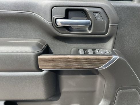 Used 2022 Chevrolet Silverado 2500 LT w/ Convenience Package image 4