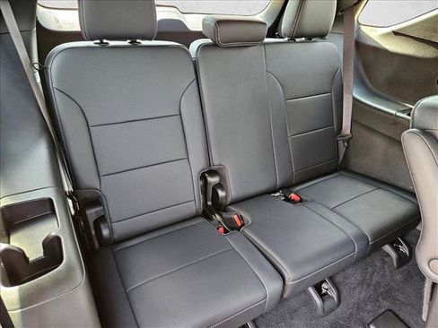Used 2026 Chevrolet Traverse LT w/ Midnight/Sport Edition FWD image 20