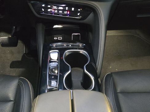 Used 2021 Buick Envision Essence w/ Technology Package I FWD image 33