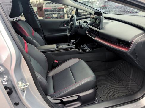 Used 2026 Toyota Prius Plug-In Hybrid image 12