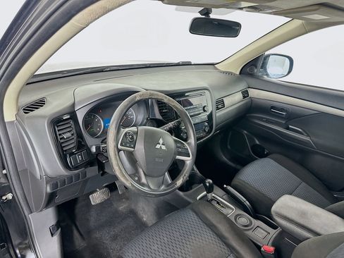 Used 2014 Mitsubishi Outlander ES FWD image 9