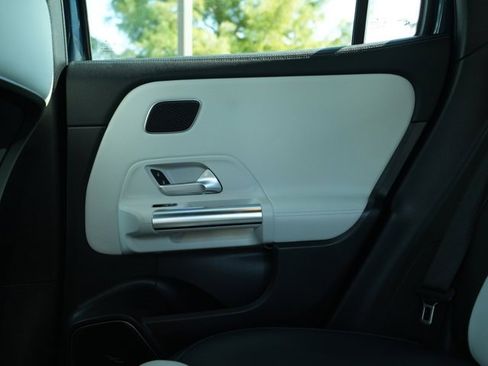 Used 2021 Mercedes-Benz GLA 250 GLA 250 image 40