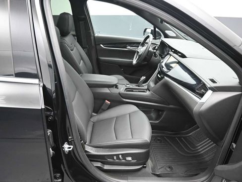 Used 2024 Cadillac XT6 Premium Luxury w/ Technology Package AWD/4WD image 21