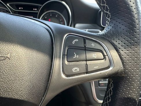 Used 2018 Mercedes-Benz CLA 250 4MATIC image 32