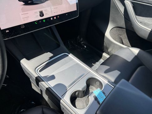 Used 2025 Tesla Model Y Long Range AWD/4WD image 13