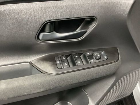 Used 2025 Nissan Kicks S FWD image 11