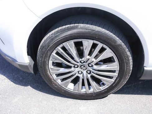 Used 2021 Toyota Venza Limited w/ Advanced Technology Package AWD/4WD image 13